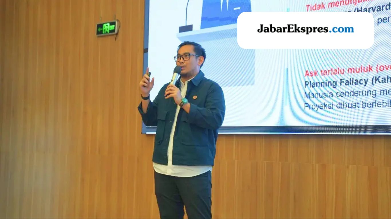 Stafsus Presiden Tiar Nabilla Karbala Bekali Mahasiswa SBM ITB Skill Pitching Bisnis