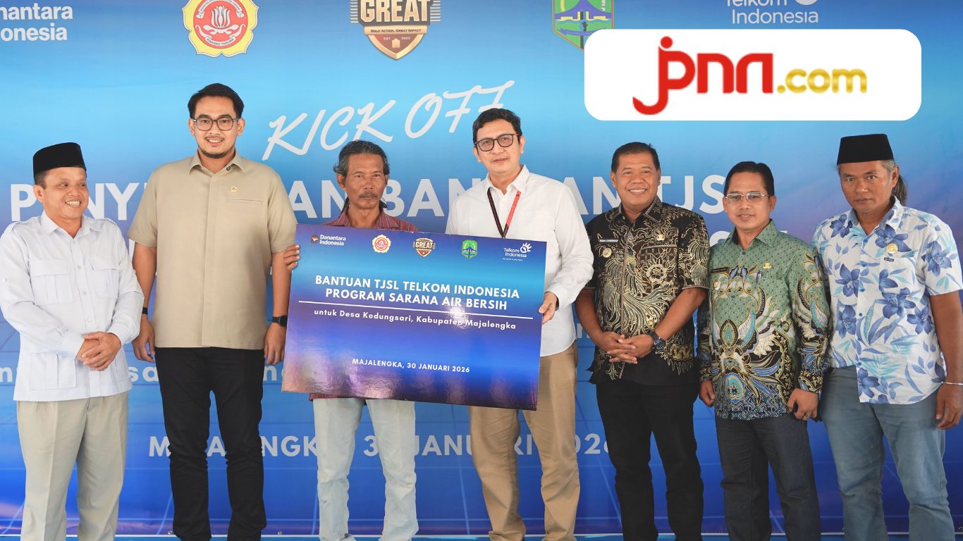 Stafsus Presiden & Telkom Kick Off Penyaluran Air Bersih di Majalengka